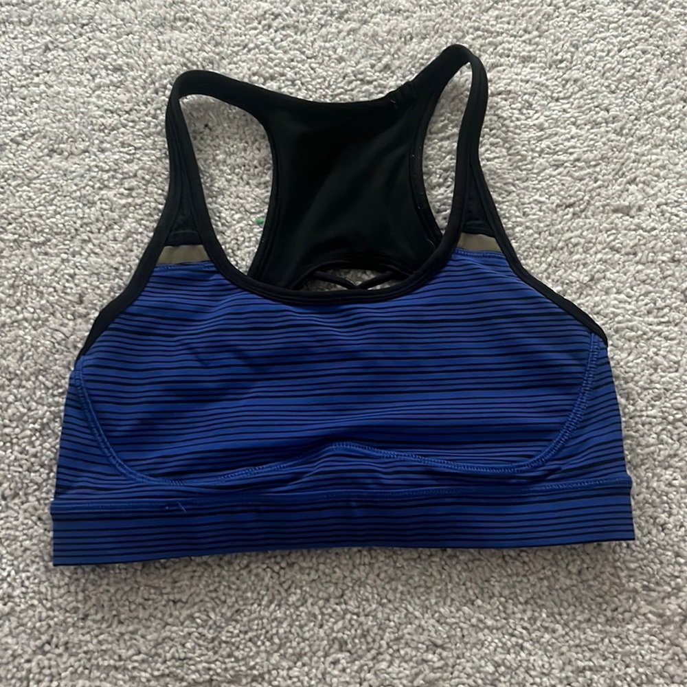 Super cute lulu sports bra